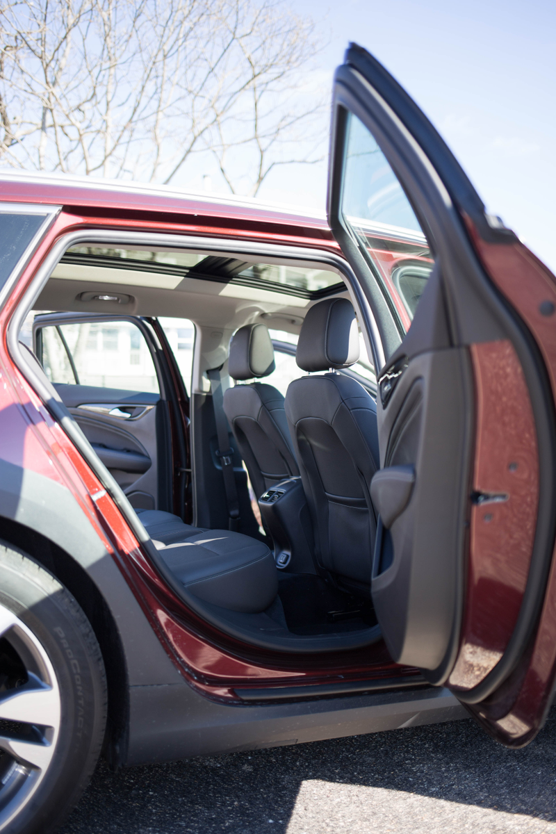 Illustration for article titled The 2018 Buick Regal TourX Is A Return Of The Classic American Family Car